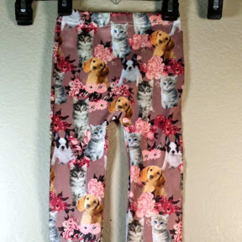 Capelli Girls seamless legging dogs & cats w/Flowers Size: XS/S 4/6